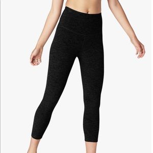 Beyond Yoga Spacedye Capri Leggings sz Medium